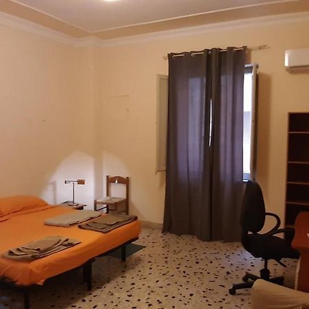 Stanza Privata In Appartamento Per Smart Working, Digital Nomads O Coliving Палермо Экстерьер фото